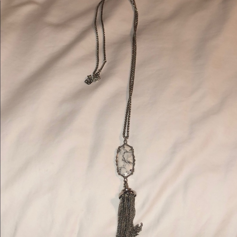 Kendra Scott necklace
